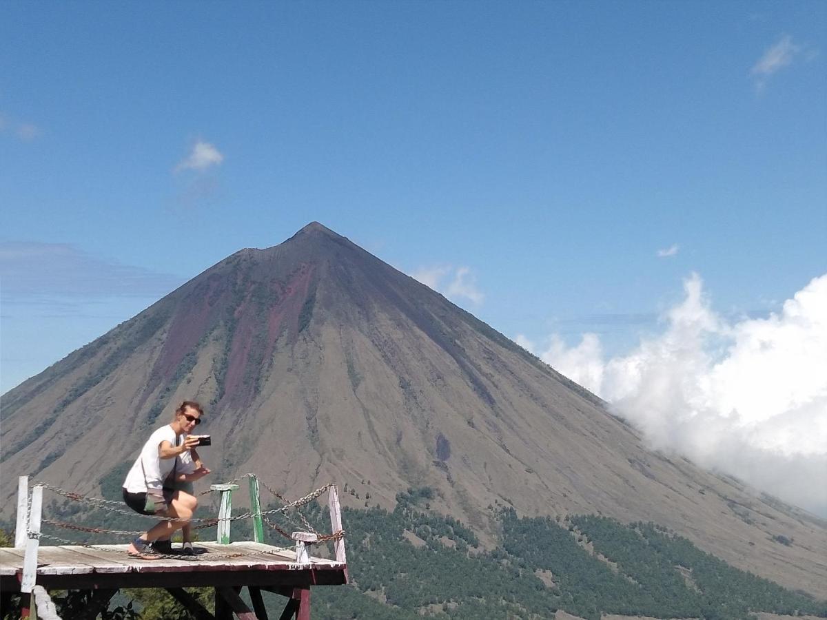 Arnolds Familly Homestay Bajawa Dış mekan fotoğraf