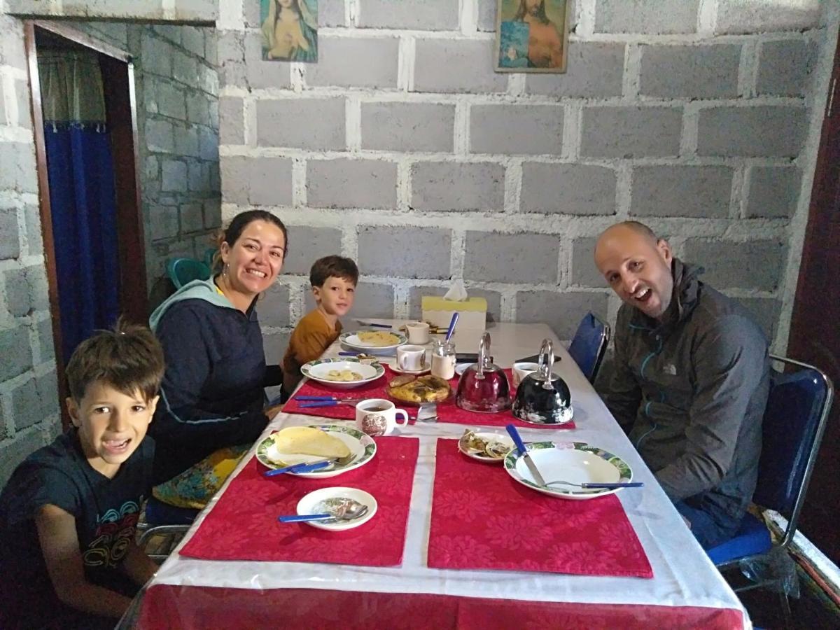 Arnolds Familly Homestay Bajawa Dış mekan fotoğraf