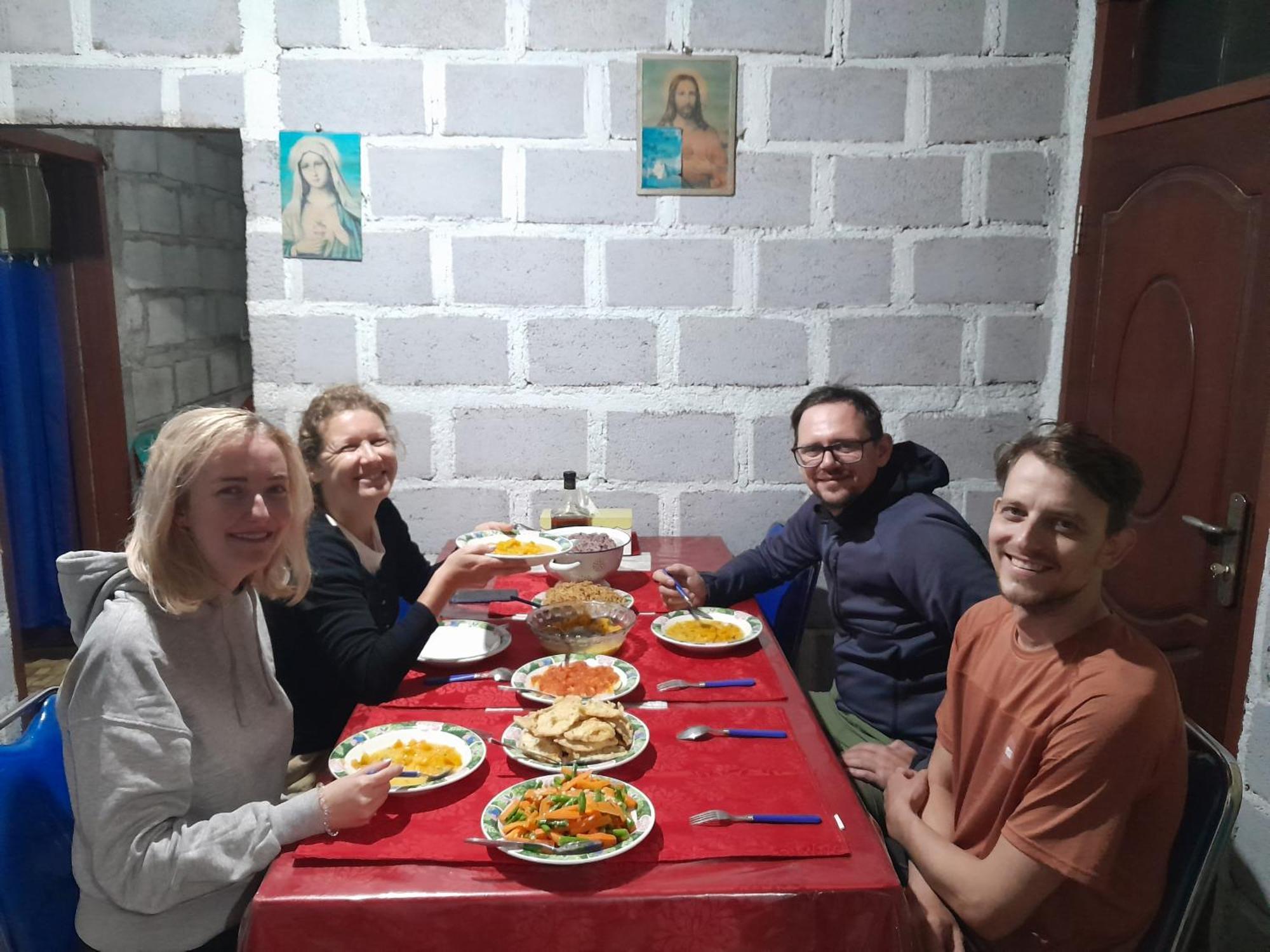 Arnolds Familly Homestay Bajawa Dış mekan fotoğraf